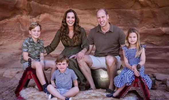 الأمير وليام وكيت ميدلتون يطلقان بطاقة العائلة لعيد الميلاد لعام 2021